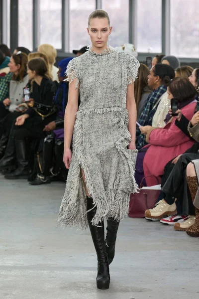 Look 32